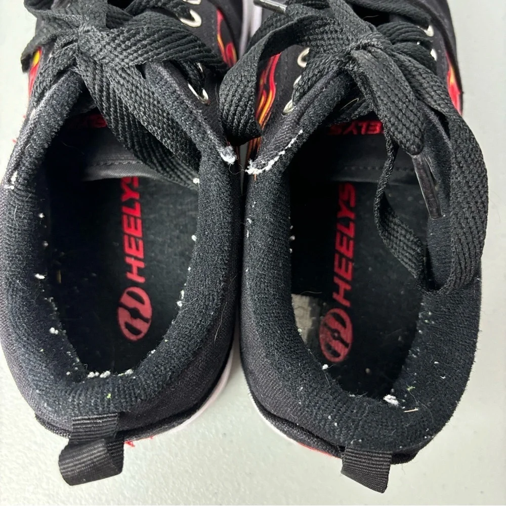 Heelys Boys Youth Skate Wheeled Sneakers Flame Fire Black Red Size Youth 4